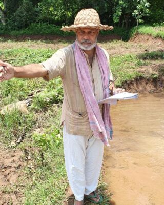 It's the story of a scientist who devoted his whole life to the conservation of the vulnerable or extinct rice genus in the Rayagada district of Odisha. His unique way of rice exchange with the farmers for retaining the rice species has replenished his collection in his rice bank. But his struggle is not over, he has to go the extra mile for reversing the vulnerable rice species.
#DrDebalDebandBeyondDevelopmentality #vrihi #basudha
https://inspiringodisha.com/on-a-trail-to-preserve.../