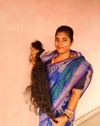 Ever heard of Hair donation? 
Harapriya Nayak, a social activist in the Jatni block of Khordha district, donates her hair to poor cancer patients. In the form of wigs, she gifts them to women cancer fighters who lost their hair and confidence as well during treatment. 
She hopes for a day when just like blood donation, people would come forward for hair donation too.
so, what motivated her to stand for cancer patients?
#Missionsmileoncancerpatient #SOPVA #harapriyanayak #PMNarendraModi #fightagainstcancer #ManKiBaat #liveforachange

https://inspiringodisha.com/gift-of-wigs-to-cancer-fighters/